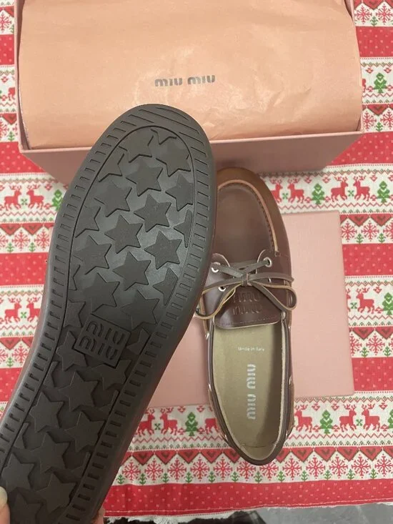 Elegant Miu Miu Brown Leather Women's Boat Shoes - Picture 9 of 9